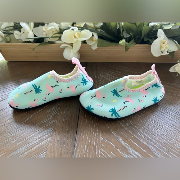 Shoes Super Cute Water Shoes Only Sign Of Use Are On Toes Please